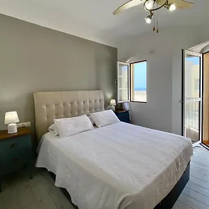 https://casa-alexia.in-canary-islands.com